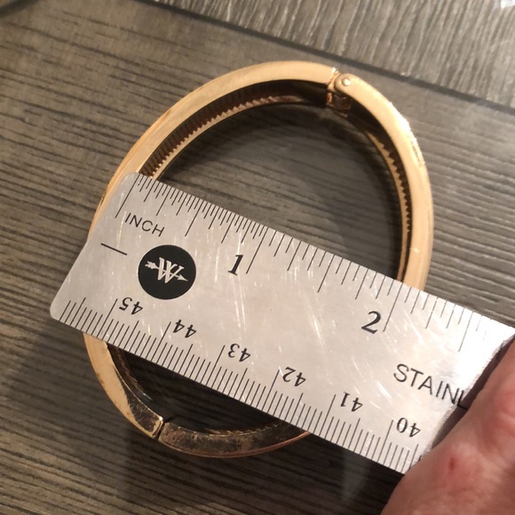 Avon - Mark PRETTY MIGHTY Empowerment Bracelet - Picture 12 of 15